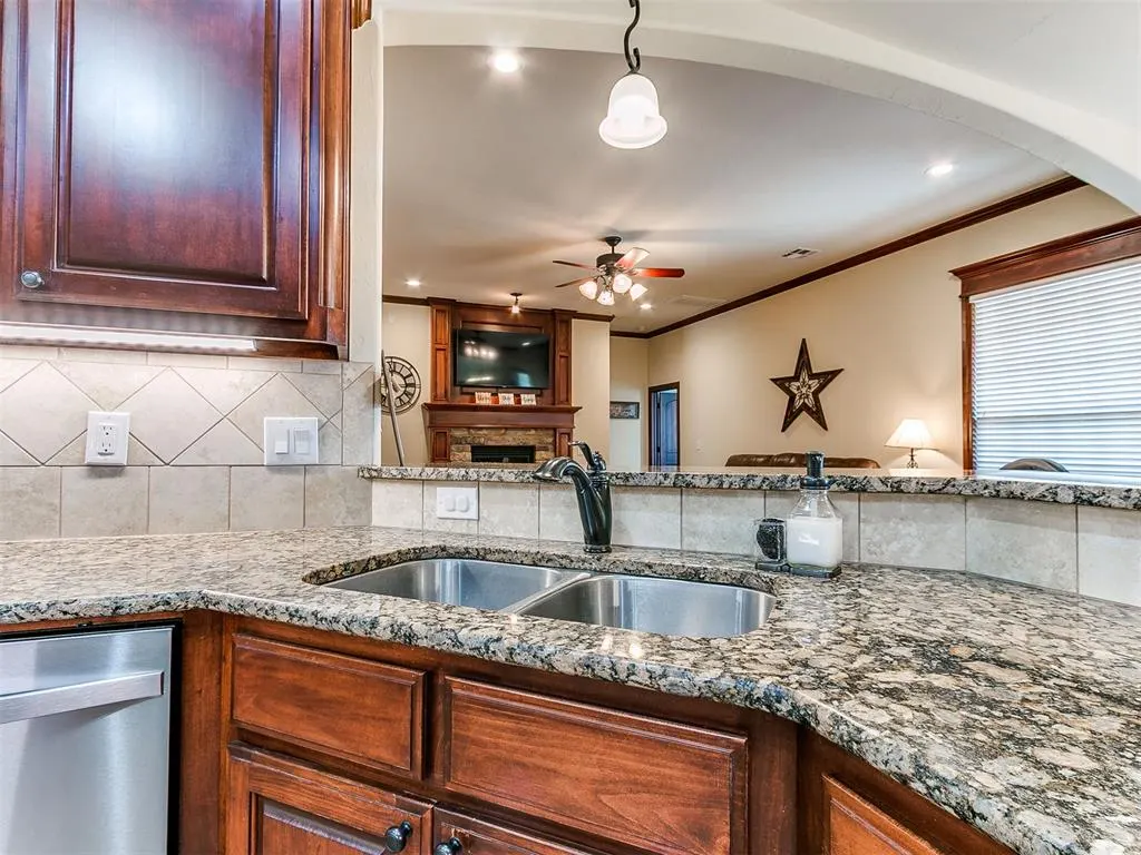 Photo 13 — 1670 Meadow Creek Circle, Newcastle, OK 73065