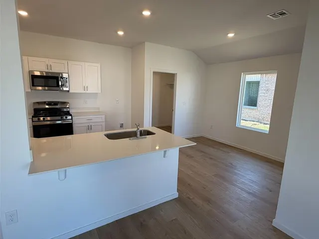 Photo 5 — 2010 W 30th Place, Stillwater, OK 74074
