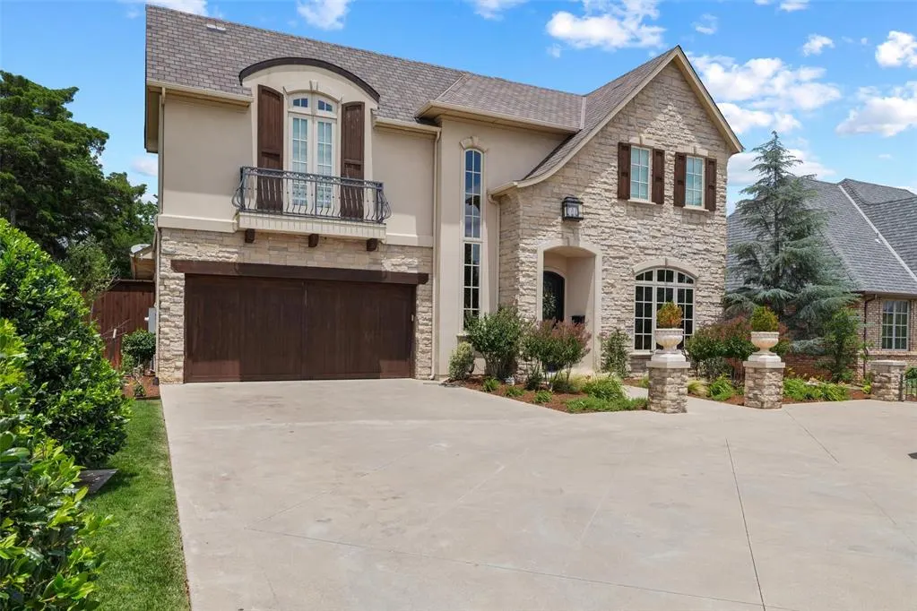 Photo 3 — 1703 Windsor Place, Nichols Hills, OK 73116