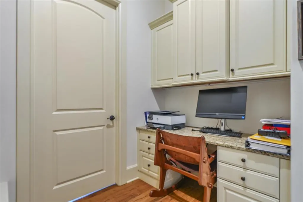 Photo 24 — 1703 Windsor Place, Nichols Hills, OK 73116