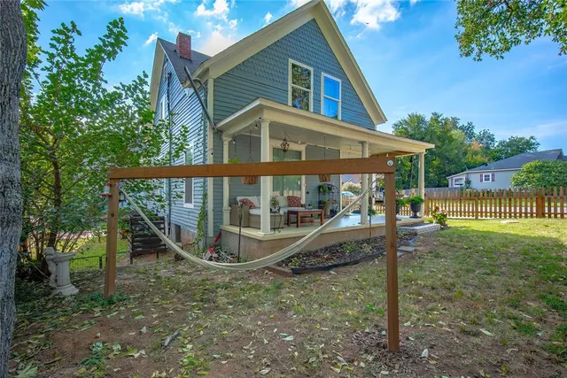 Photo 5 — 502 N Broad Street, Guthrie, OK 73044
