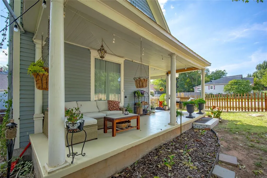 Photo 8 — 502 N Broad Street, Guthrie, OK 73044
