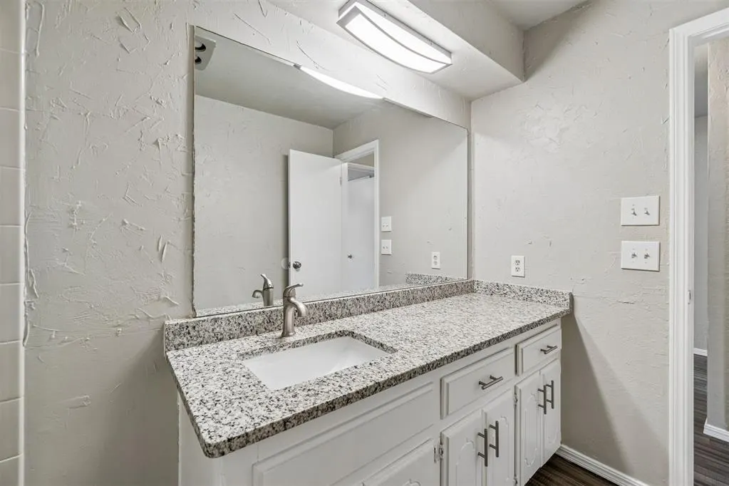 Photo 23 — 824 Lakeside Circle, Edmond, OK 73012