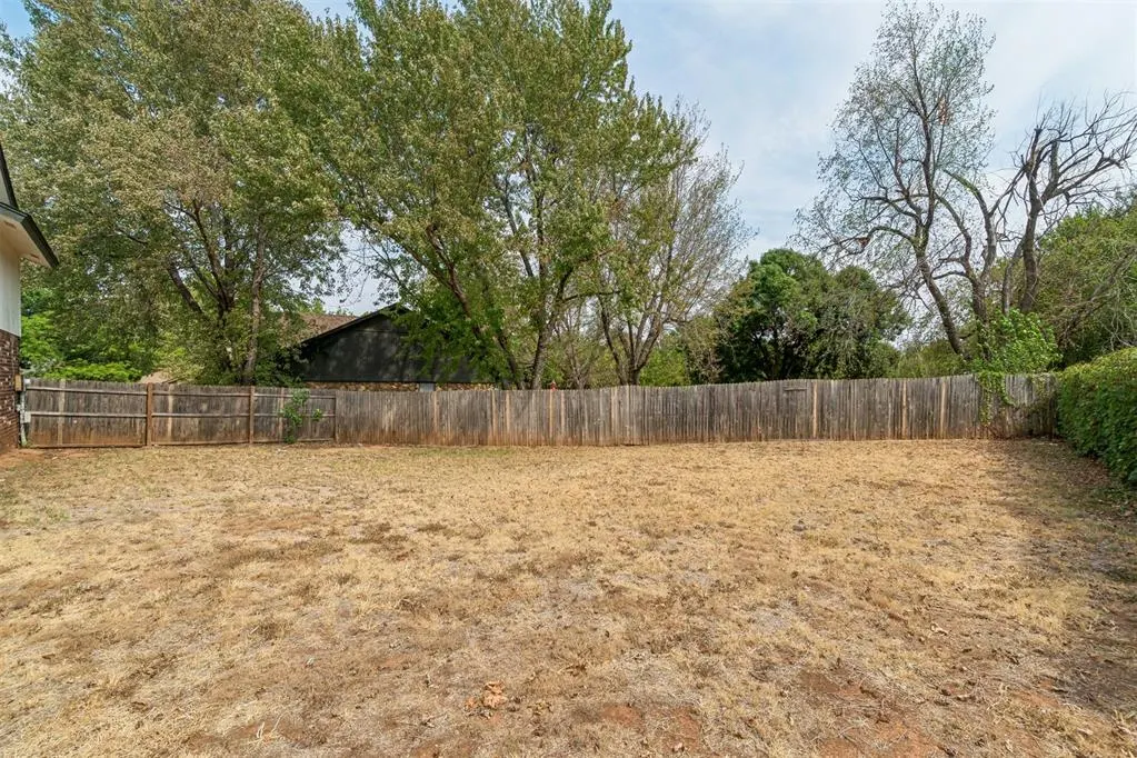 Photo 49 — 824 Lakeside Circle, Edmond, OK 73012