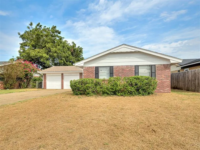 Photo 2 — 133 SW 64th Terrace, Oklahoma City, OK 73139