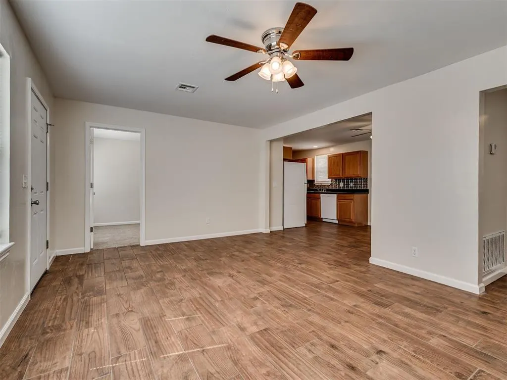 Photo 4 — 908 Buck Drive, Shawnee, OK 74801