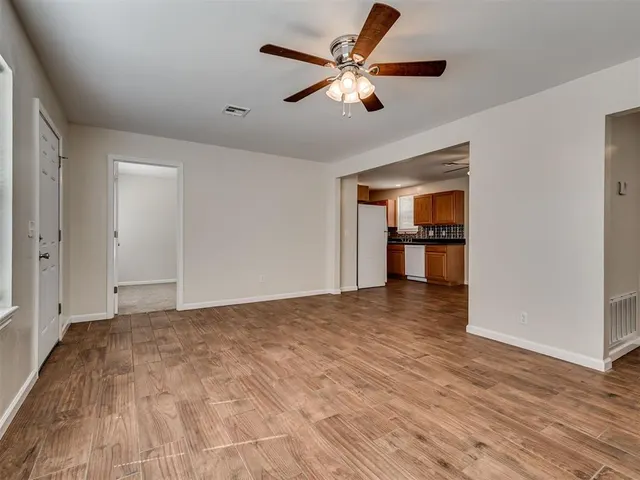 Photo 4 — 908 Buck Drive, Shawnee, OK 74801