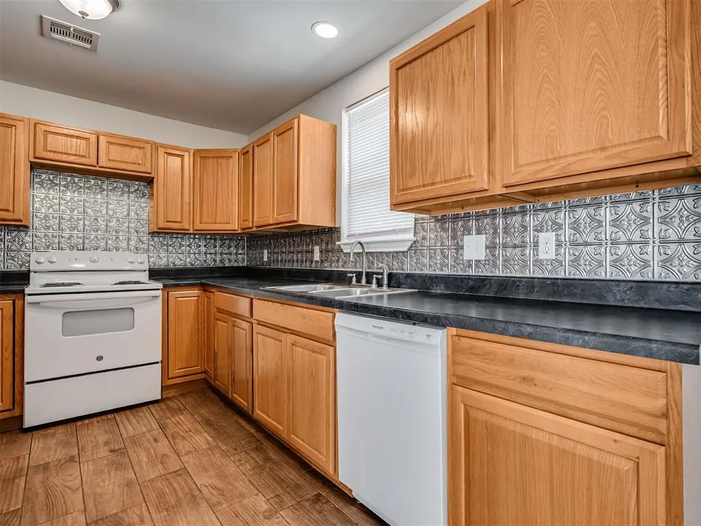 Photo 6 — 908 Buck Drive, Shawnee, OK 74801