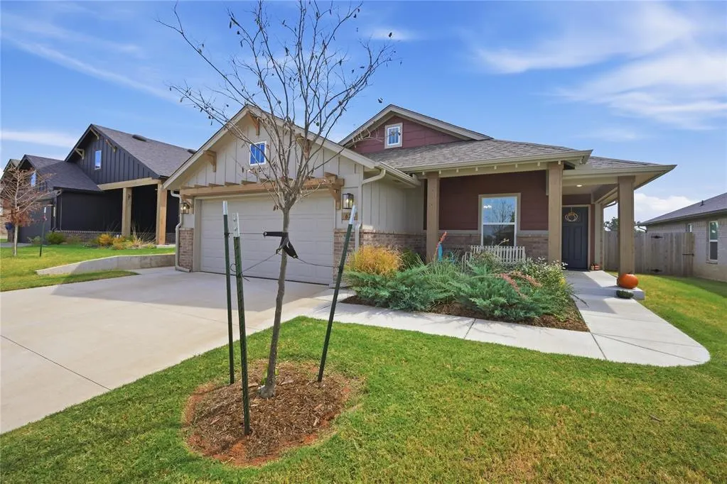 Front exterior — 625 Prairie Drive, Guthrie, OK 73044