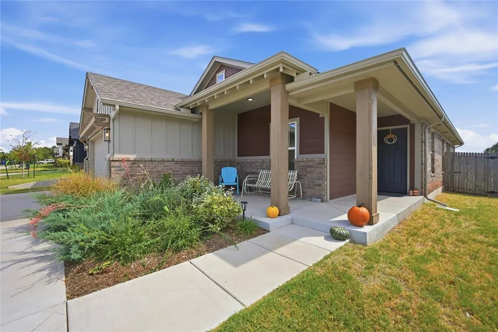 Photo 2 — 625 Prairie Drive, Guthrie, OK 73044