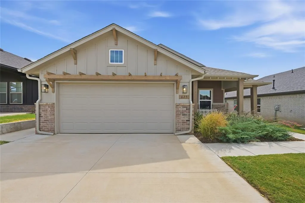 Photo 8 — 625 Prairie Drive, Guthrie, OK 73044