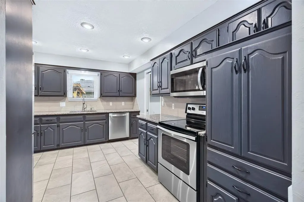 Photo 16 — 9909 S Allen Drive, Oklahoma City, OK 73139