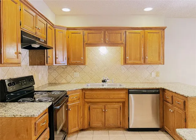 Photo 7 — 528 W 9th Street, Edmond, OK 73003
