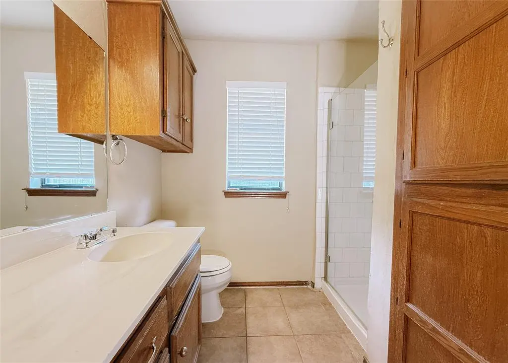 Photo 17 — 528 W 9th Street, Edmond, OK 73003