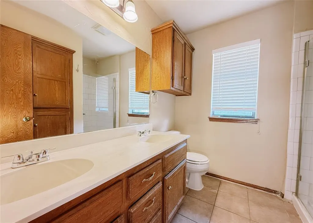 Photo 18 — 528 W 9th Street, Edmond, OK 73003