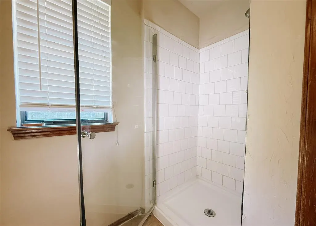 Photo 19 — 528 W 9th Street, Edmond, OK 73003