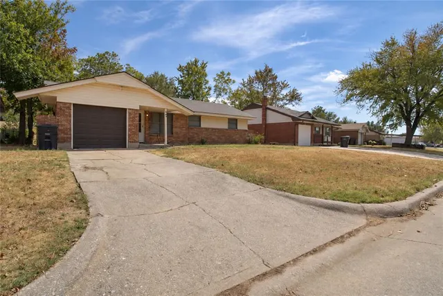 Photo 2 — 740 Butler Street, Moore, OK 73160