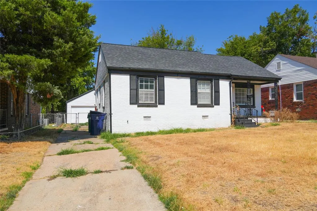 Front exterior — 2115 NE 19th Street, Oklahoma City, OK 73111