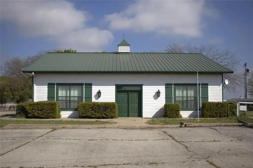 Photo 4 — 7511 Sunshine Lane, Marietta, OK 73448