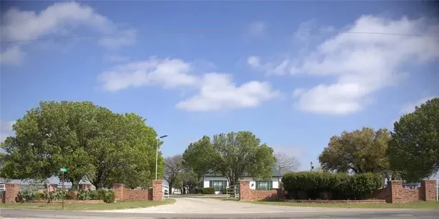 Photo 6 — 7511 Sunshine Lane, Marietta, OK 73448