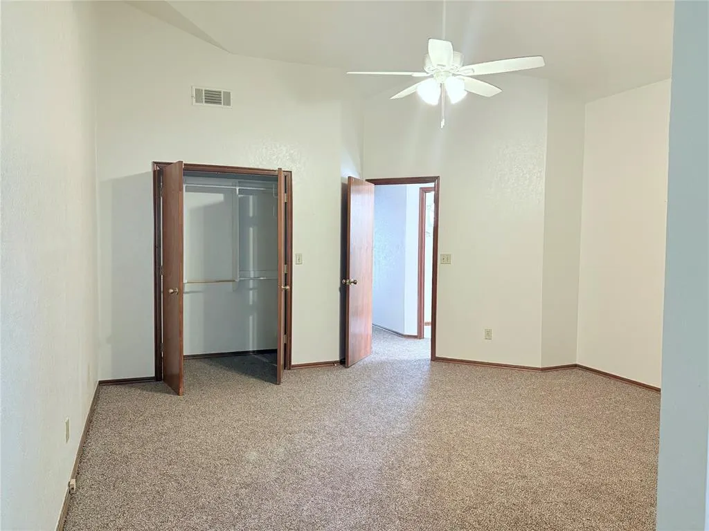 Photo 4 — 3200 Ridgecrest Court, Norman, OK 73072