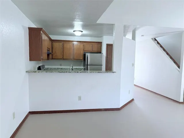 Photo 6 — 3200 Ridgecrest Court, Norman, OK 73072