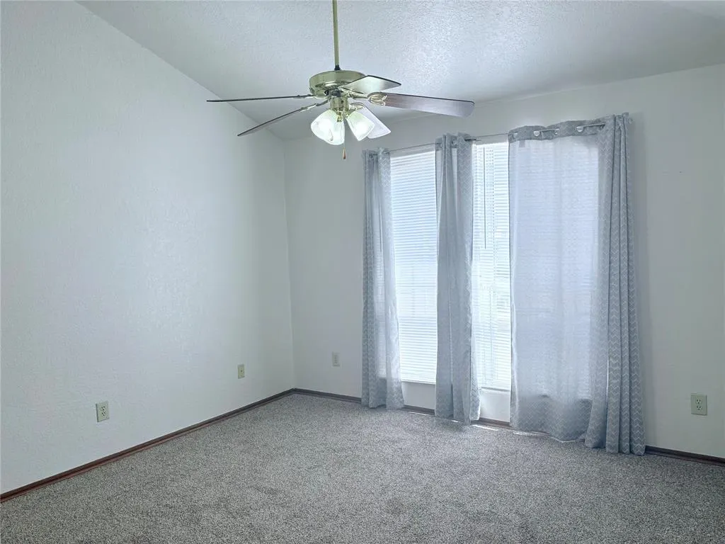 Photo 9 — 3200 Ridgecrest Court, Norman, OK 73072