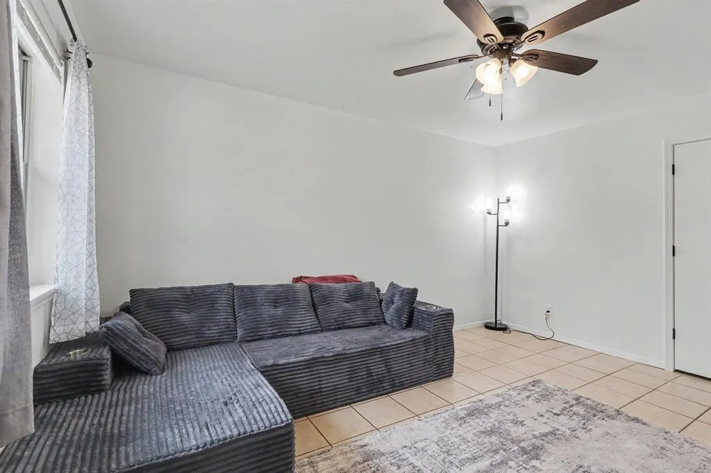 Photo 4 — 116 N McKenzie Street 116 + 118, Weatherford, OK 73096