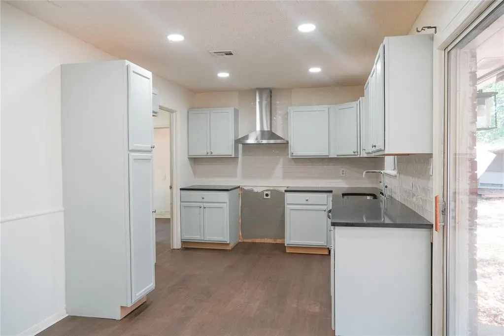 Photo 5 — 1410 High Meadows Drive, Norman, OK 73071