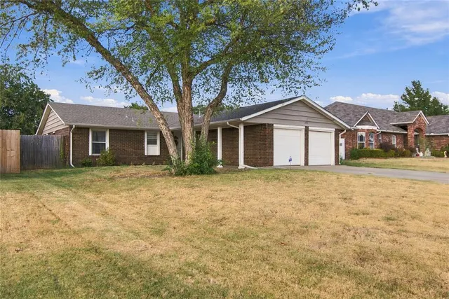 Photo 3 — 1711 Fremont Drive, The Village, OK 73120