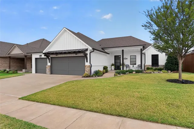 Photo 3 — 304 Bray Lane, Yukon, OK 73099