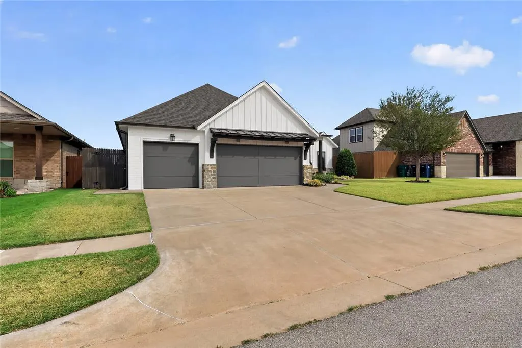 Photo 4 — 304 Bray Lane, Yukon, OK 73099