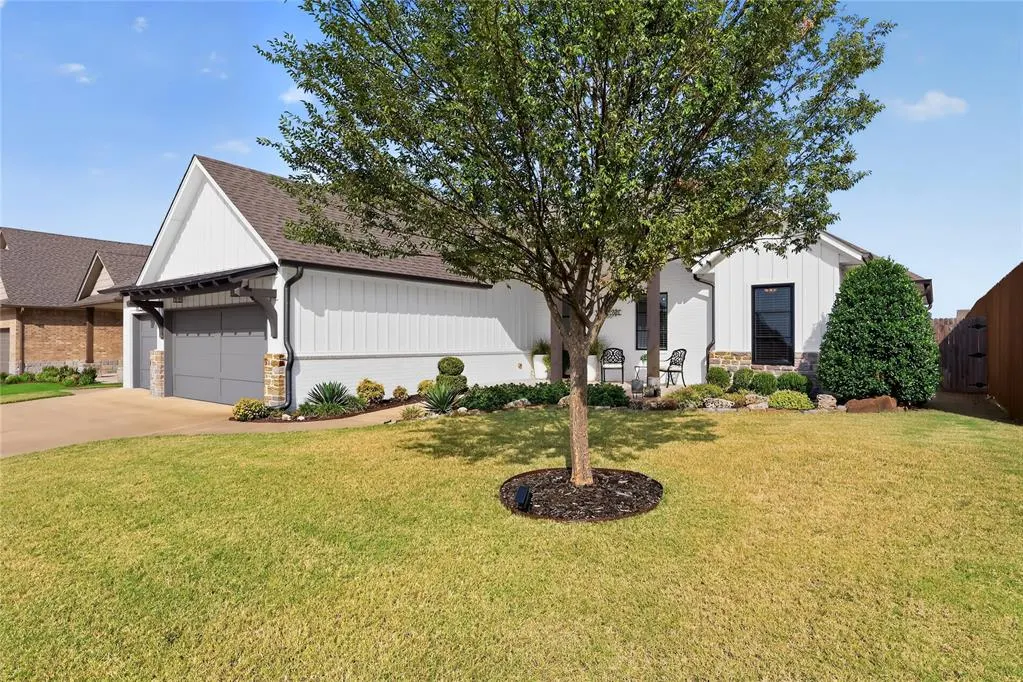 Photo 5 — 304 Bray Lane, Yukon, OK 73099