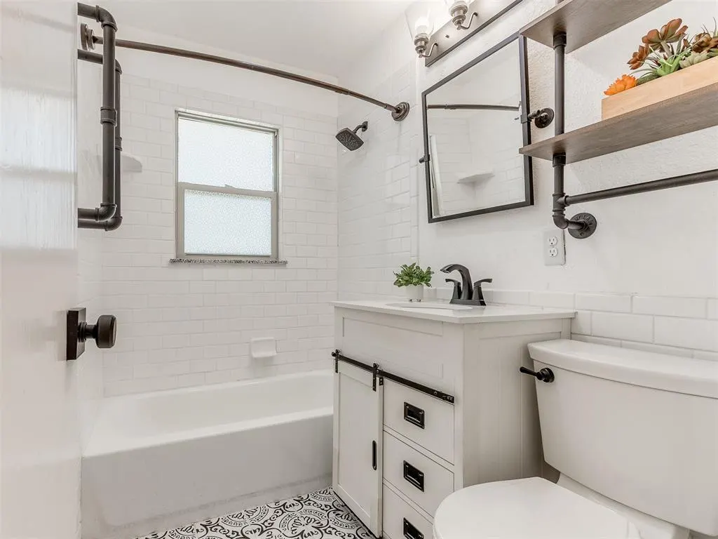 Photo 9 — 2231 W Britton Road, The Village, OK 73120
