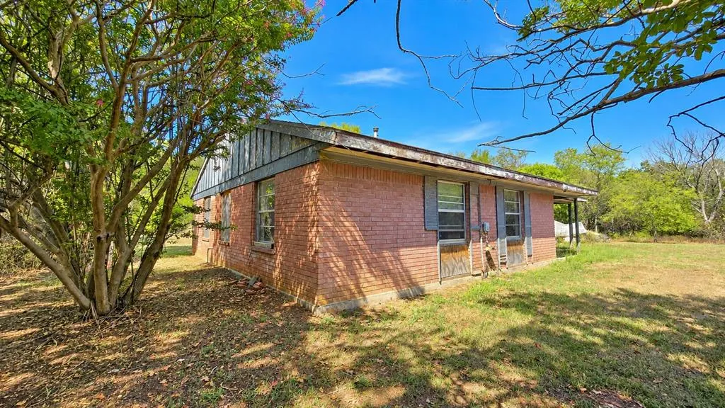 Photo 2 — 37 Timbercreek Lane, Wewoka, OK 74884