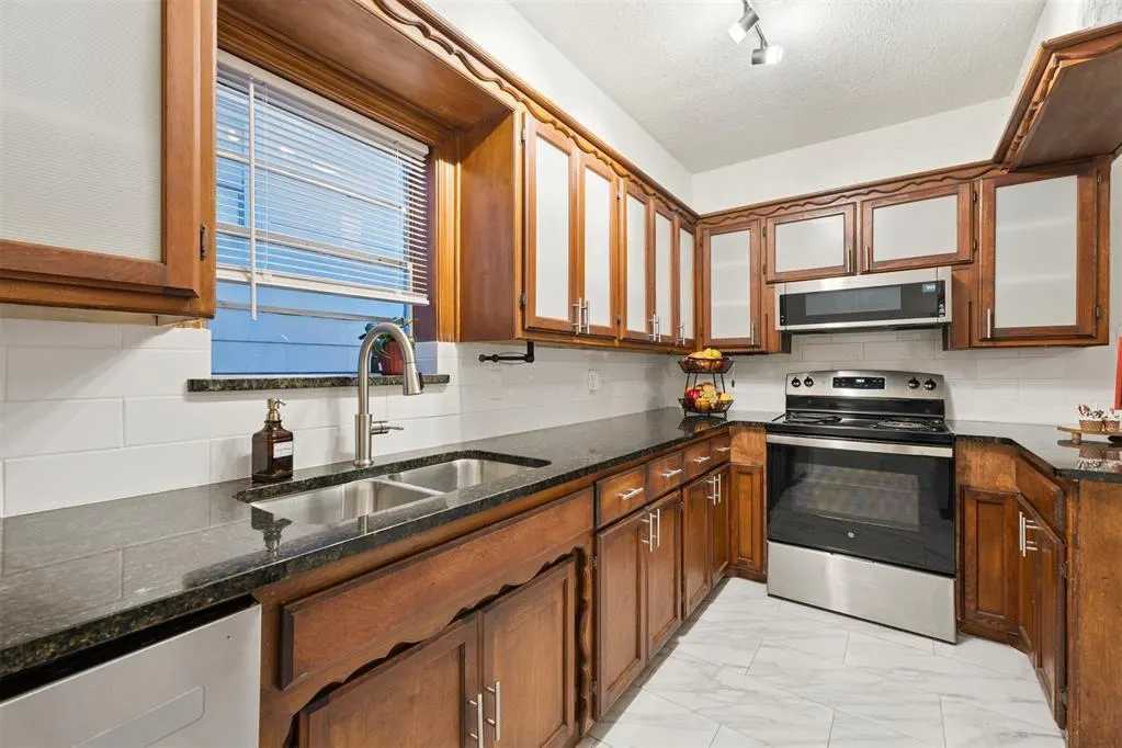 Photo 15 — 3020 NW 11th Street, Oklahoma City, OK 73107