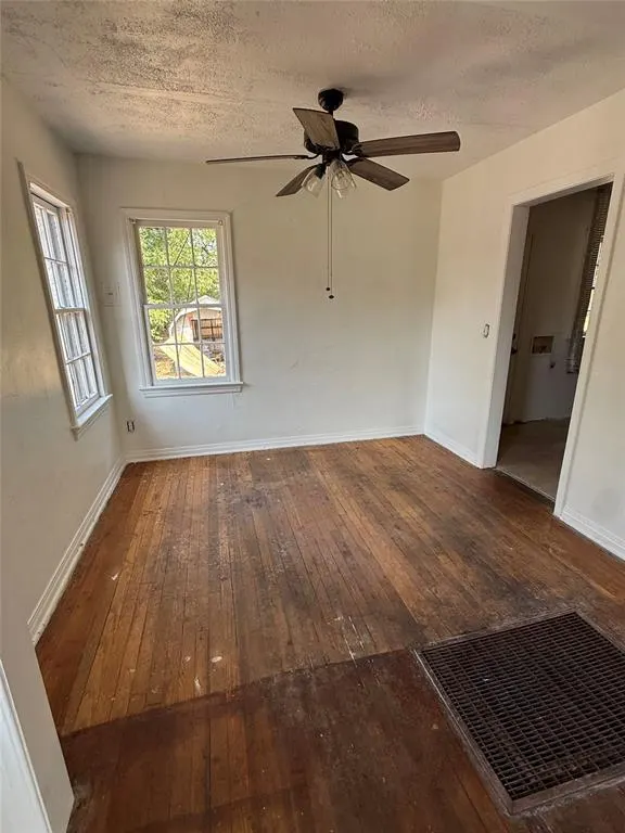 Photo 6 — 2049 NE 17th Street, Oklahoma City, OK 73111