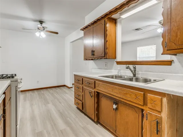 Photo 7 — 109 Rock Place, Moore, OK 73160
