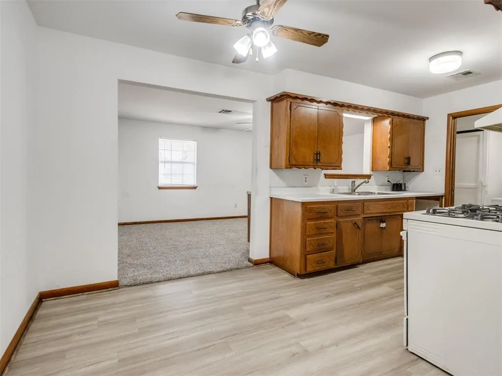 Photo 10 — 109 Rock Place, Moore, OK 73160