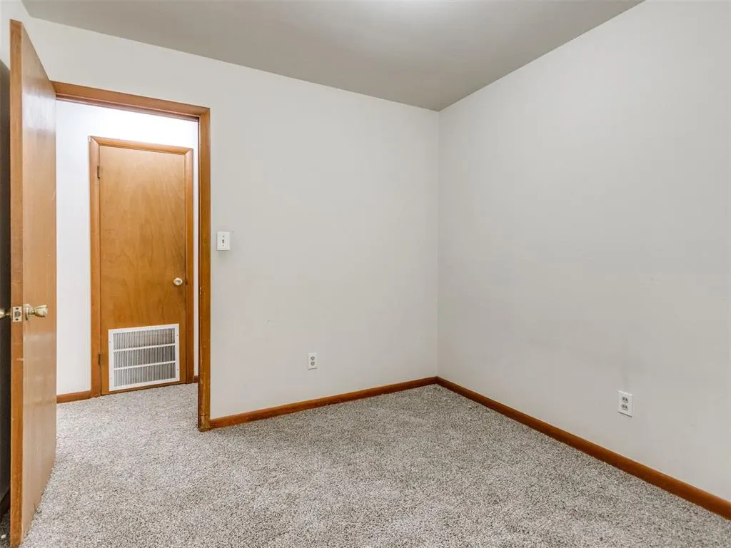 Photo 27 — 109 Rock Place, Moore, OK 73160