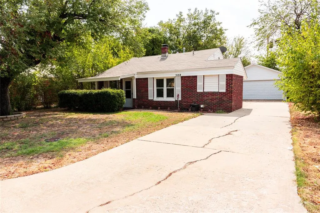 Front exterior — 508 E Indian Drive, Midwest City, OK 73110