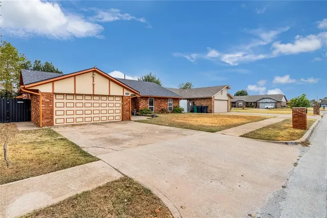 Photo 3 — 3040 SW 129th Street, Oklahoma City, OK 73170