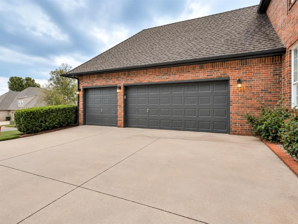 Photo 3 — 3641 Equestrian Court, Edmond, OK 73034
