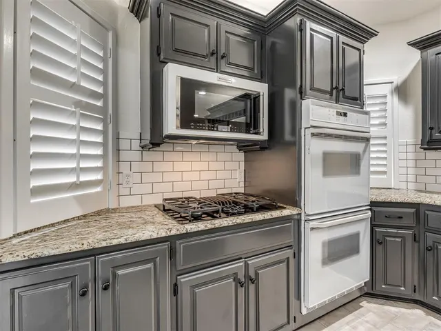 Photo 8 — 3641 Equestrian Court, Edmond, OK 73034