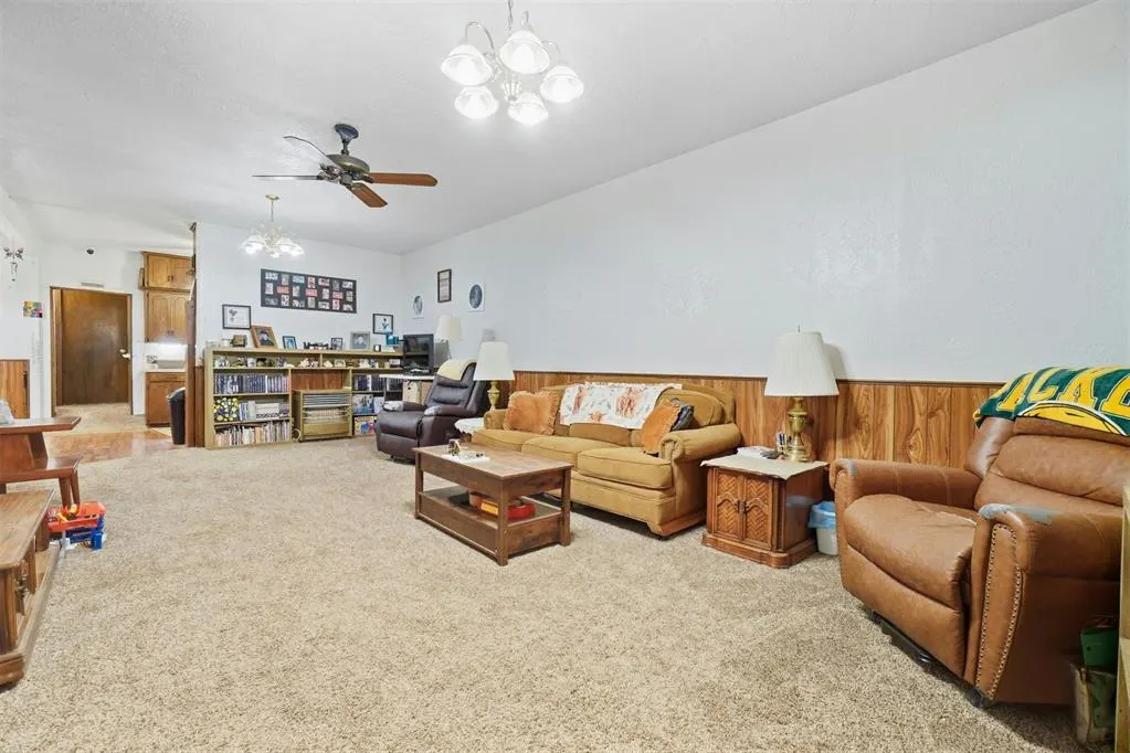 Photo 4 — 423 N Lowe Street, Hobart, OK 73651