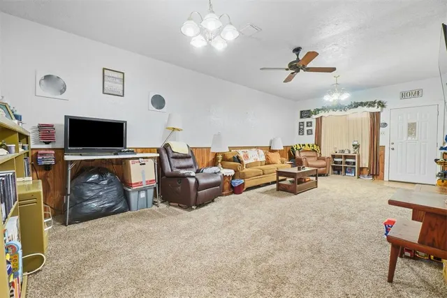 Photo 8 — 423 N Lowe Street, Hobart, OK 73651