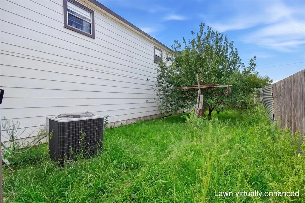 Photo 39 — 423 N Lowe Street, Hobart, OK 73651