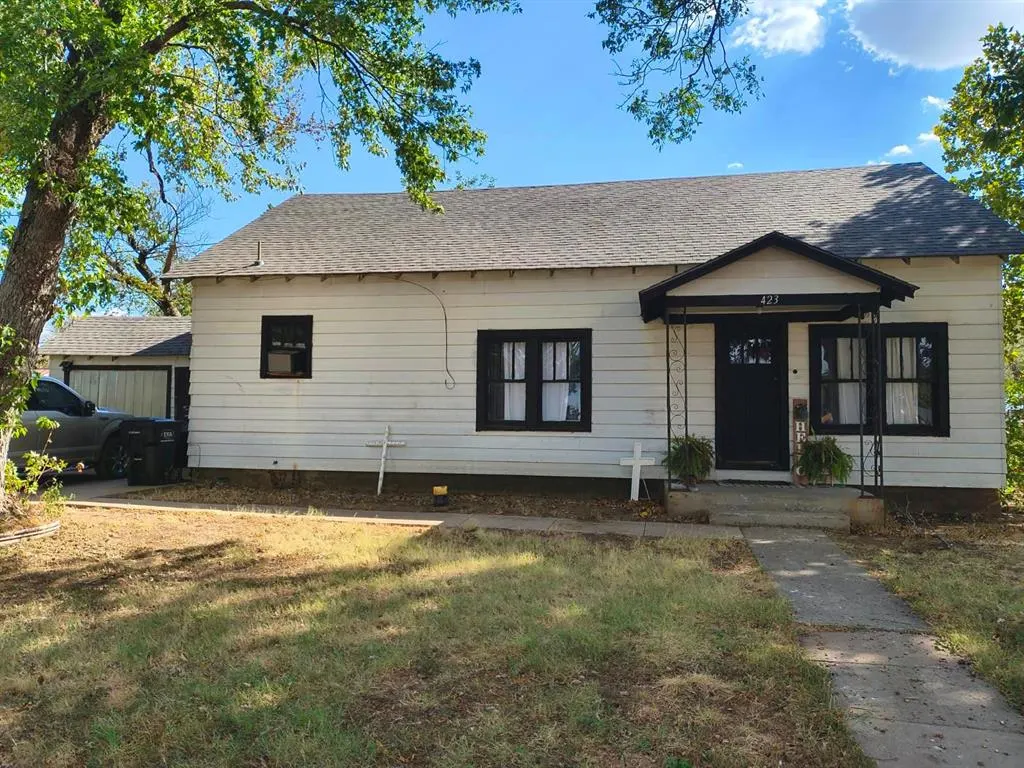 Front exterior — 423 W Ponjo Avenue, Fort Cobb, OK 73038