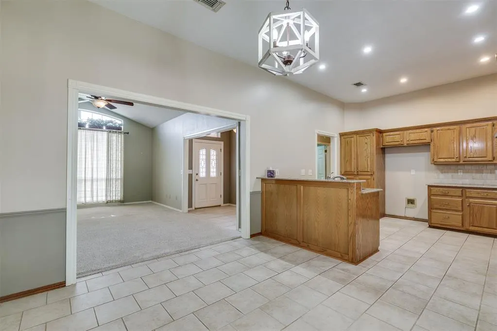 Photo 14 — 10013 Forest Lane, Midwest City, OK 73130