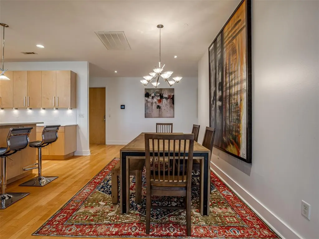 Photo 7 — 241 NE 4th Street 5, Oklahoma City, OK 73104